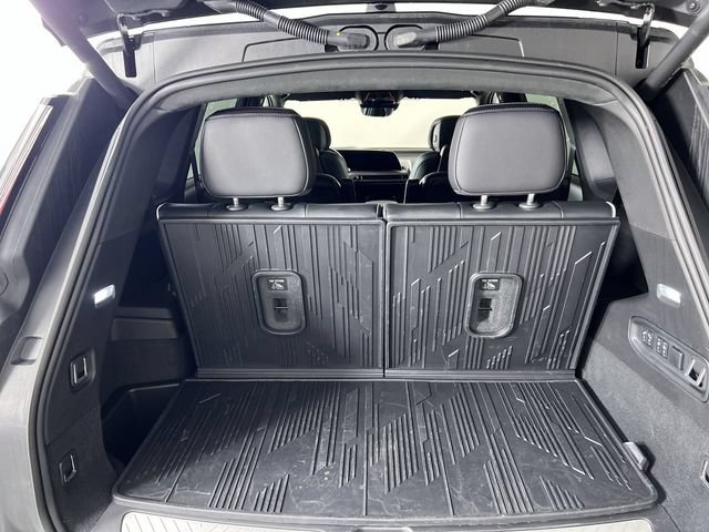 Certified 2026 Cadillac Vistiq Platinum w/ LPO, Floor Liner Package AWD/4WD image 26