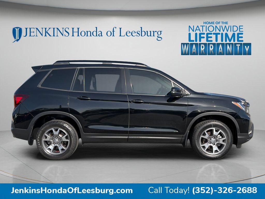 Used 2023 Honda Passport TrailSport image 2