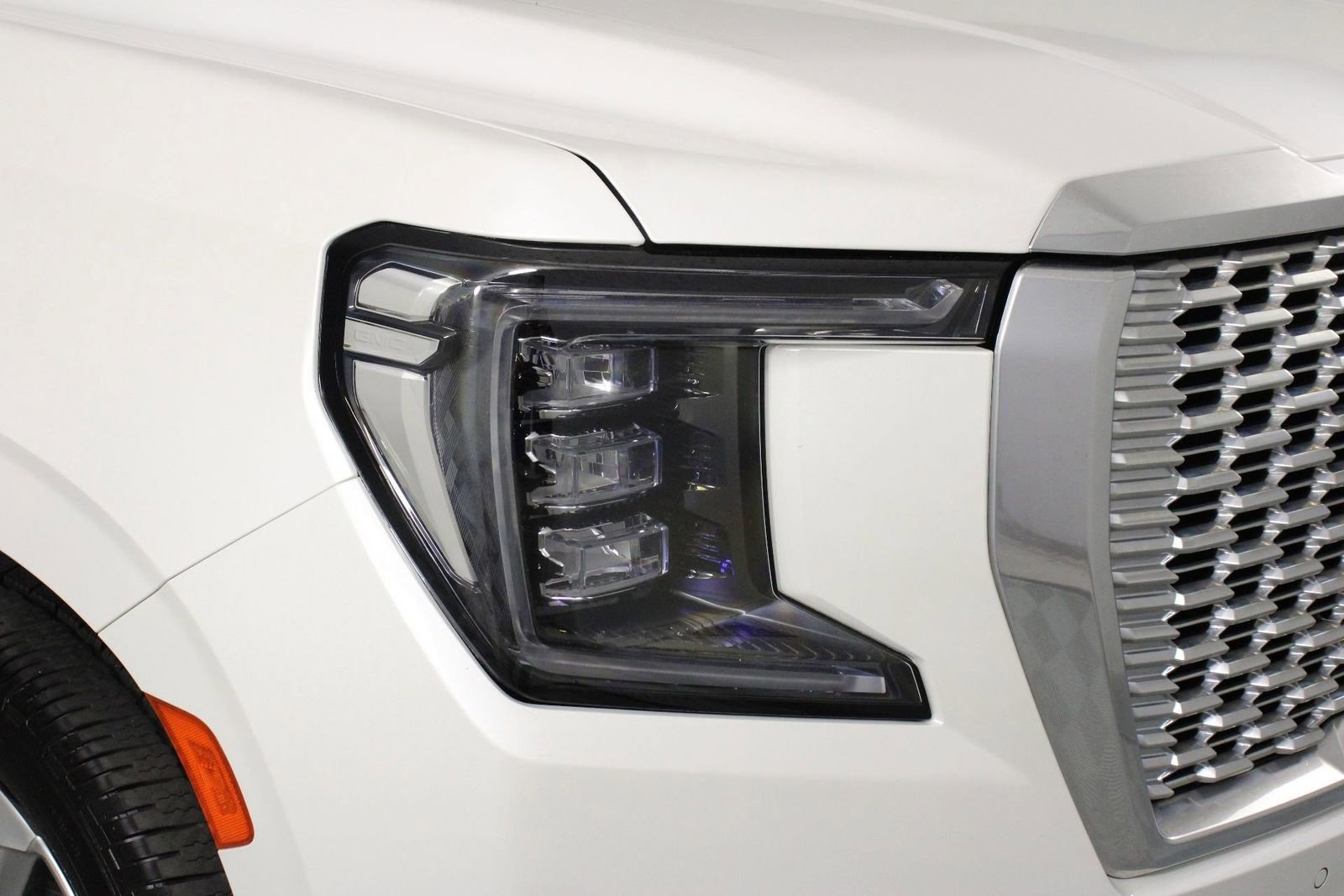 Used 2021 GMC Yukon XL Denali w/ Denali Ultimate Package image 26