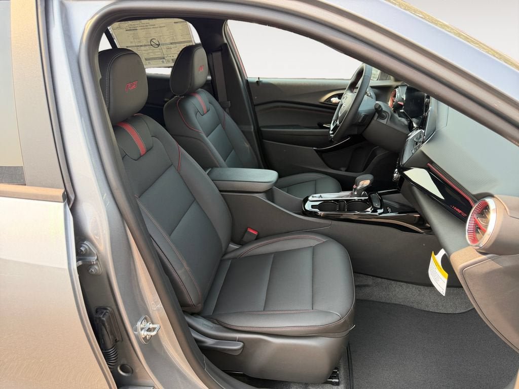 New 2026 Chevrolet Trax RS w/ Sunroof Package FWD image 24
