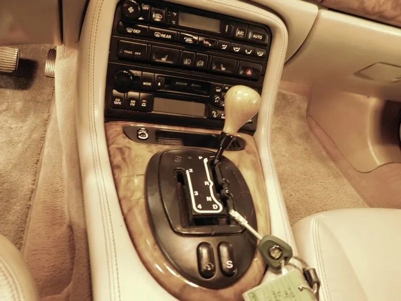 Used 2001 Jaguar XK8 Convertible RWD image 40