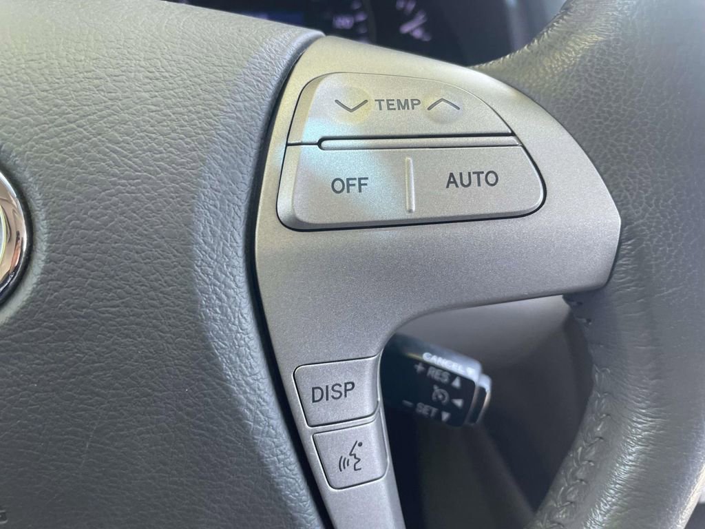 Used 2010 Toyota Camry Hybrid image 17