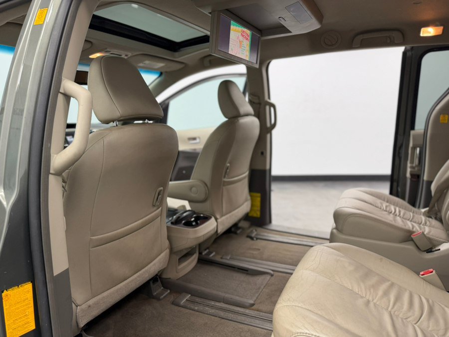 Used 2011 Toyota Sienna XLE w/ Premium Pkg AWD/4WD image 38