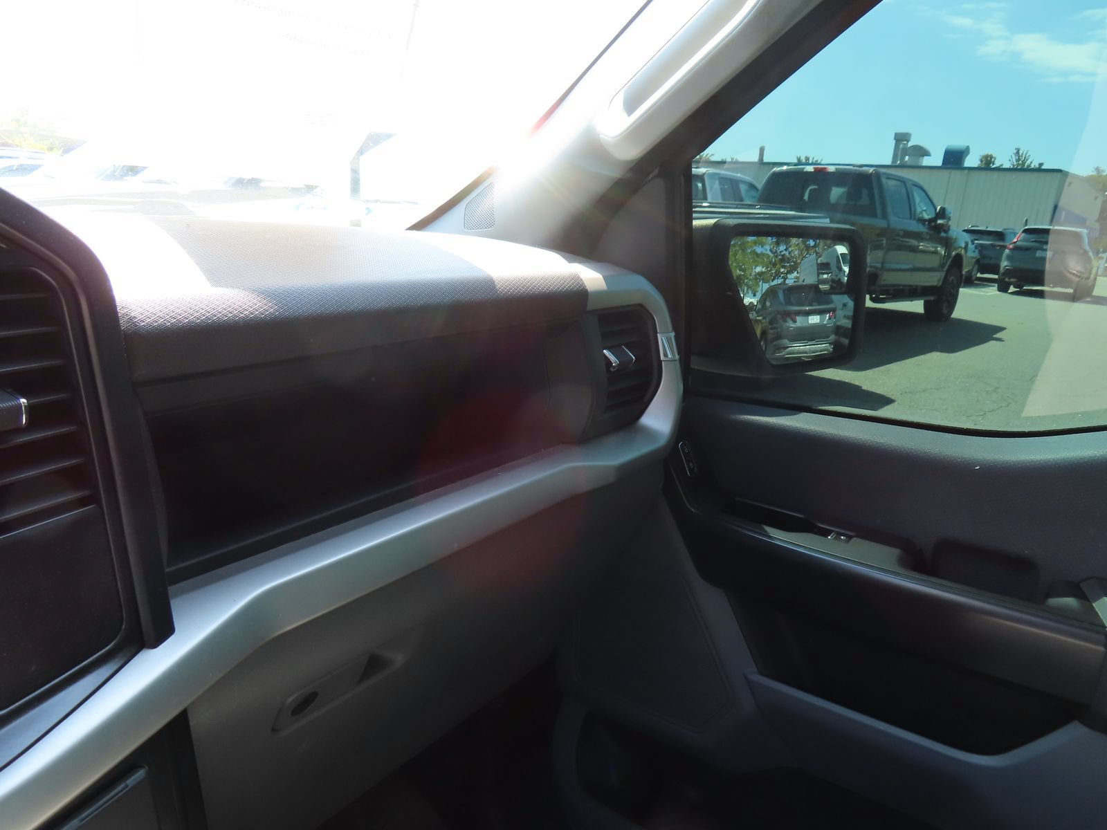 Used 2022 Ford F150 XL w/ Equipment Group 101A High RWD image 19