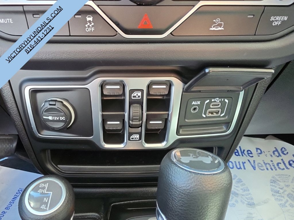 Used 2025 Jeep Wrangler Unlimited Sahara AWD/4WD image 20