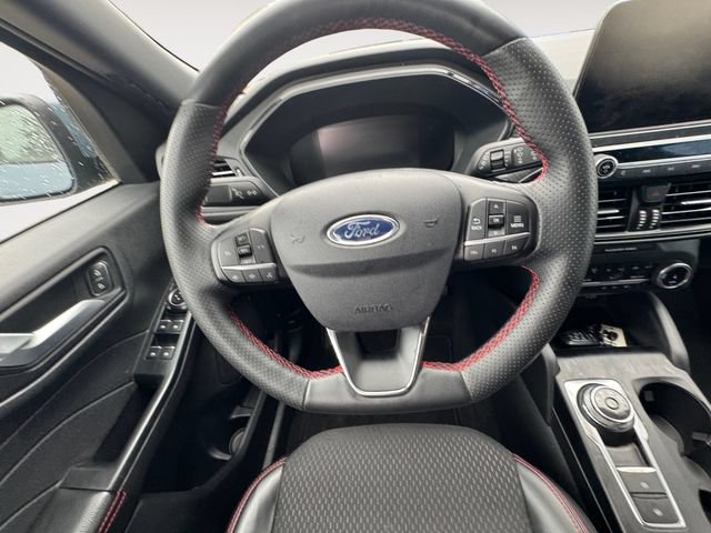 Used 2025 Ford Escape ST-Line Select AWD/4WD image 12
