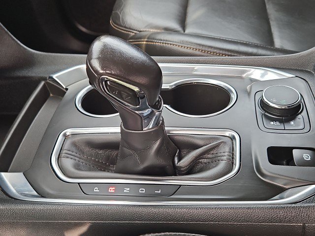 Used 2021 Chevrolet Traverse RS w/ LPO, Cargo Package FWD image 16