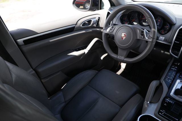 Used 2014 Porsche Cayenne Diesel AWD/4WD image 24