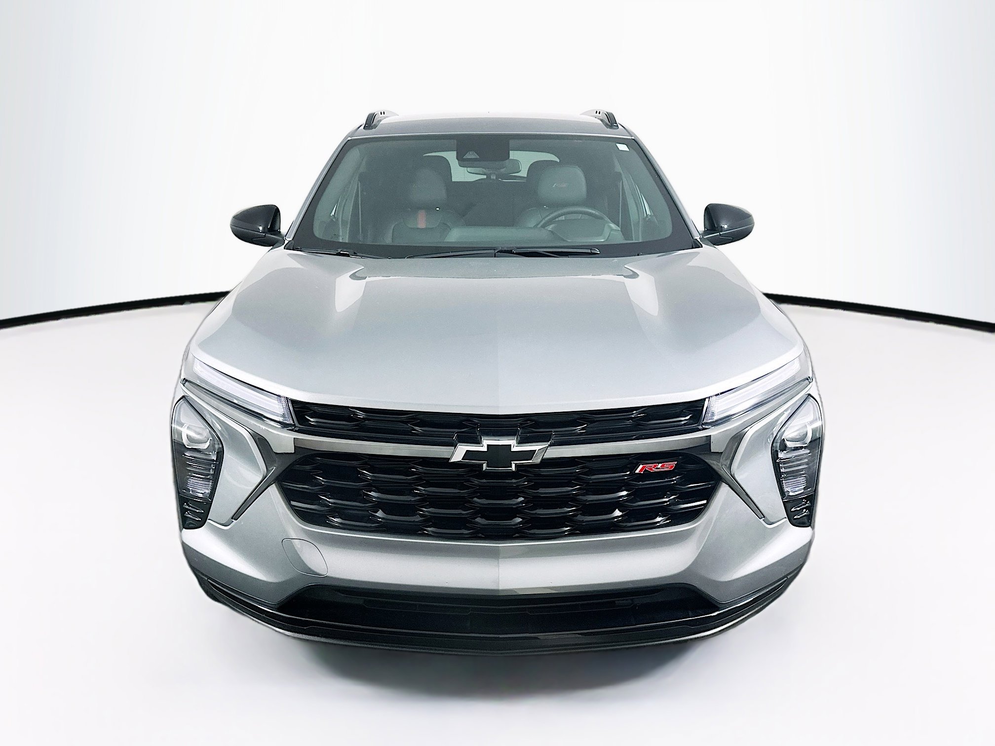 Used 2025 Chevrolet Trax RS FWD image 2