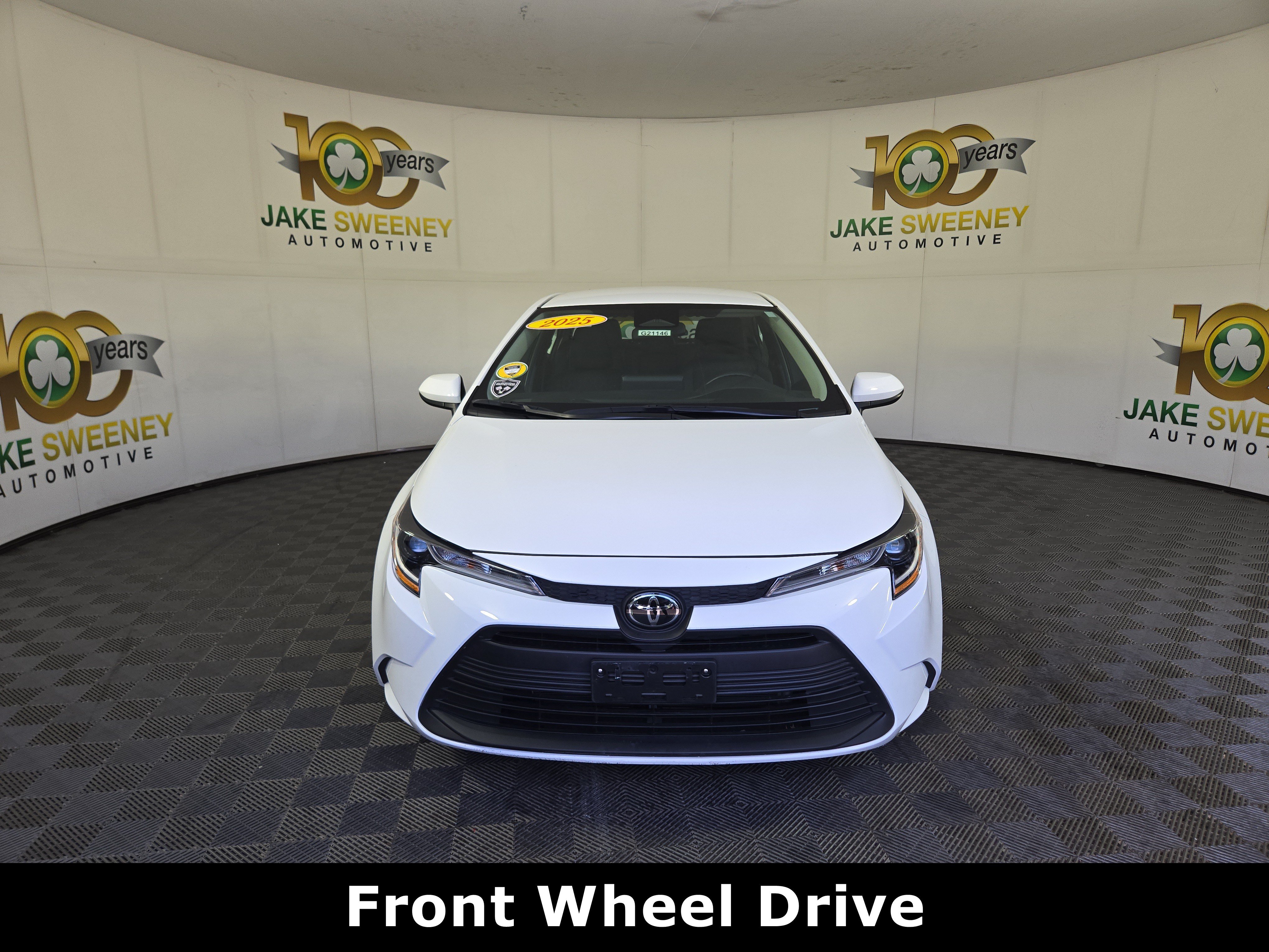 Used 2025 Toyota Corolla LE FWD image 2
