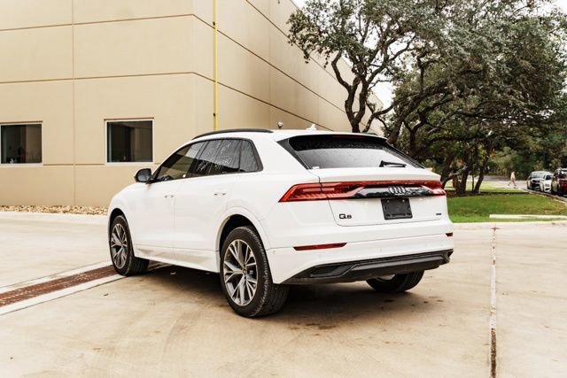 Used 2023 Audi Q8 Premium image 5