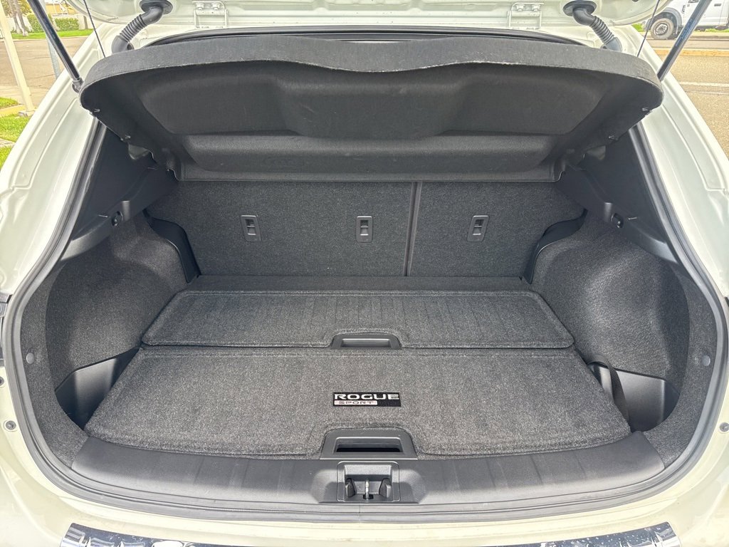 Used 2022 Nissan Rogue Sport SV image 17