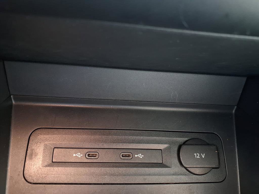 Used 2021 Volkswagen Atlas Cross Sport SE image 9