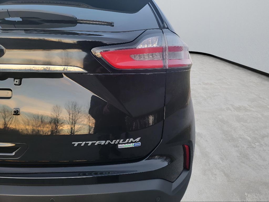 Used 2020 Ford Edge Titanium image 38