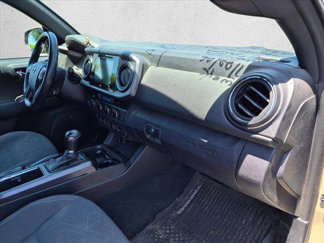 Used 2017 Toyota Tacoma TRD Sport AWD/4WD image 20