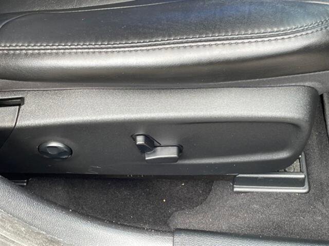 Used 2019 Chrysler 300 Touring L w/ Quick Order Package 22F image 10