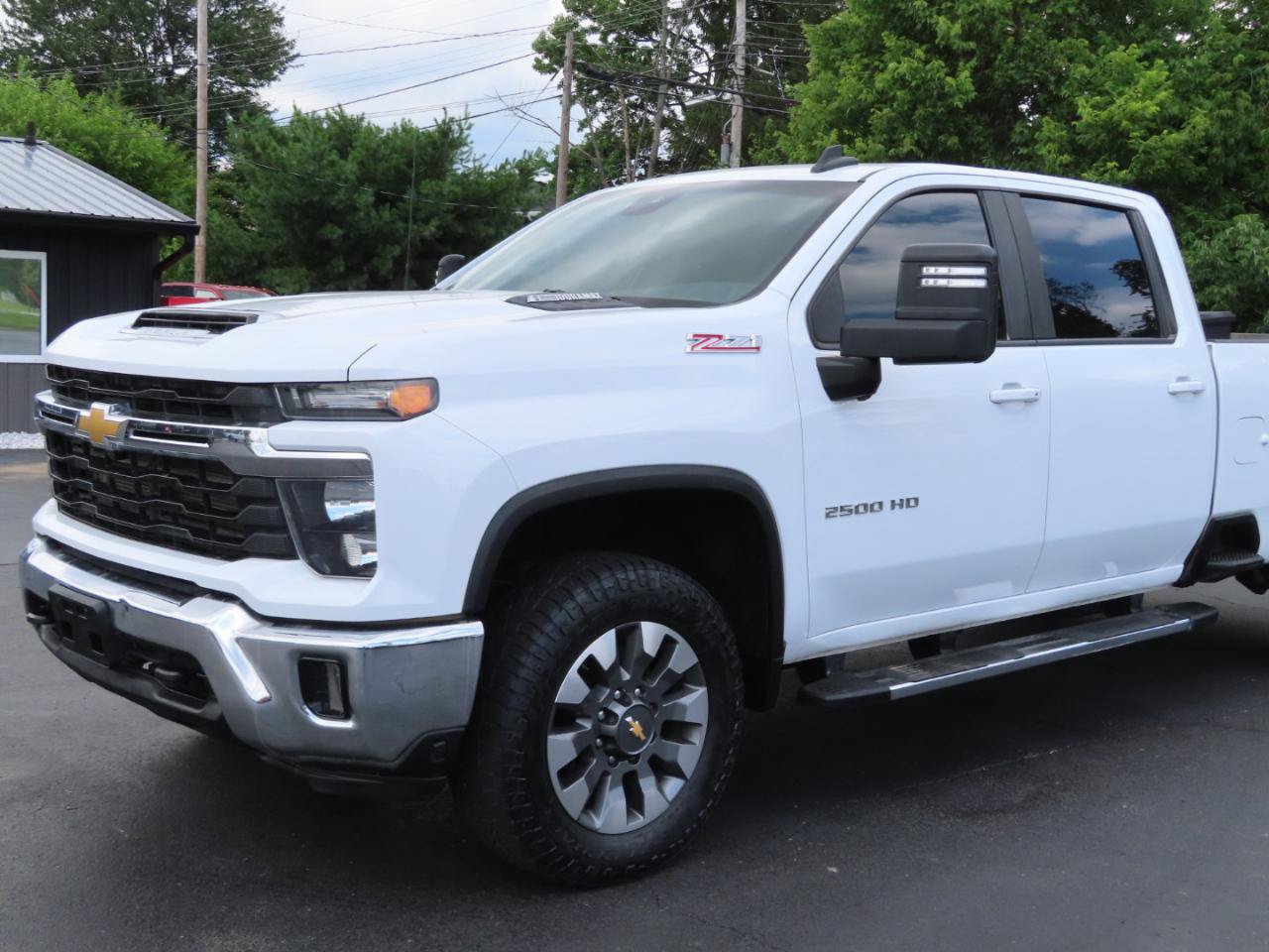 Used 2024 Chevrolet Silverado 2500 LT AWD/4WD image 10