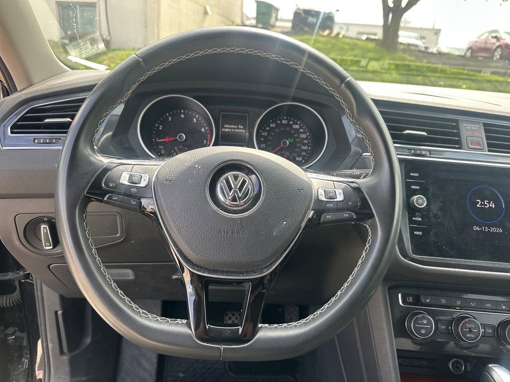 Used 2021 Volkswagen Tiguan SE FWD image 40
