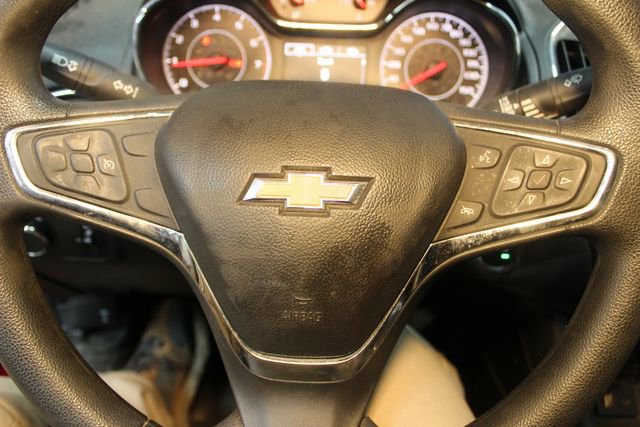 Used 2017 Chevrolet Cruze LT image 17