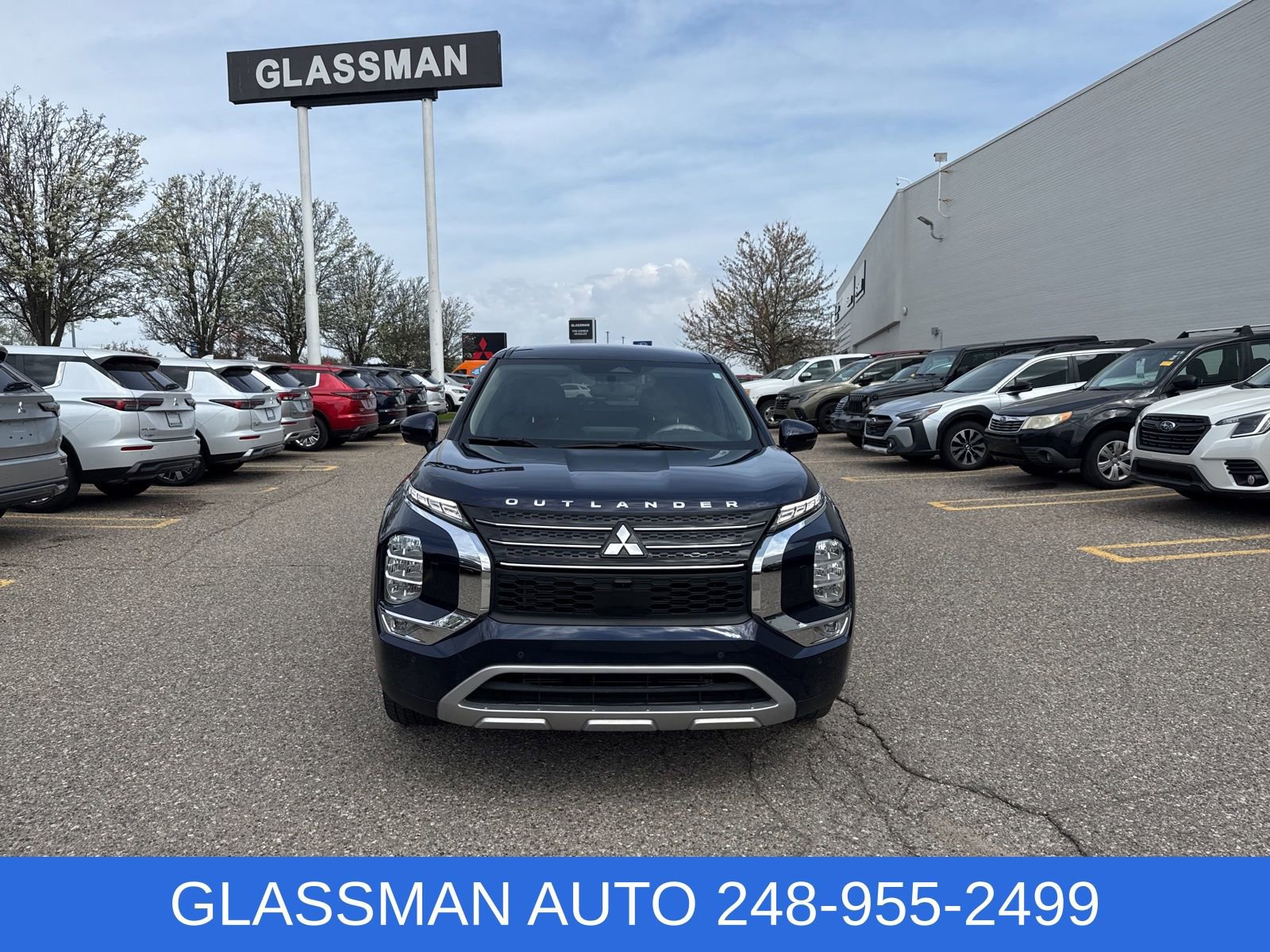 Used 2023 Mitsubishi Outlander SE AWD/4WD image 1
