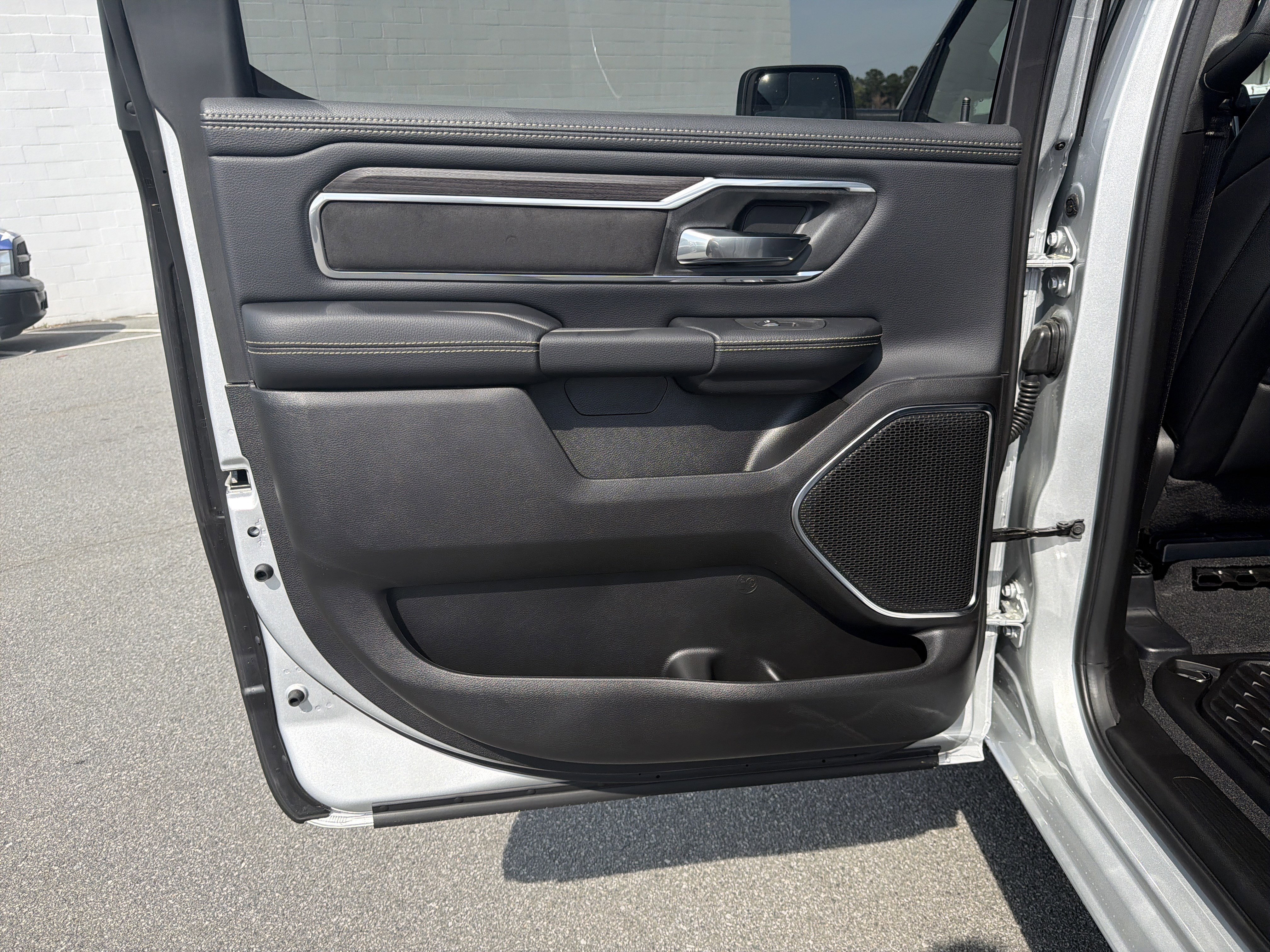 New 2026 RAM 1500 Laramie AWD/4WD image 26