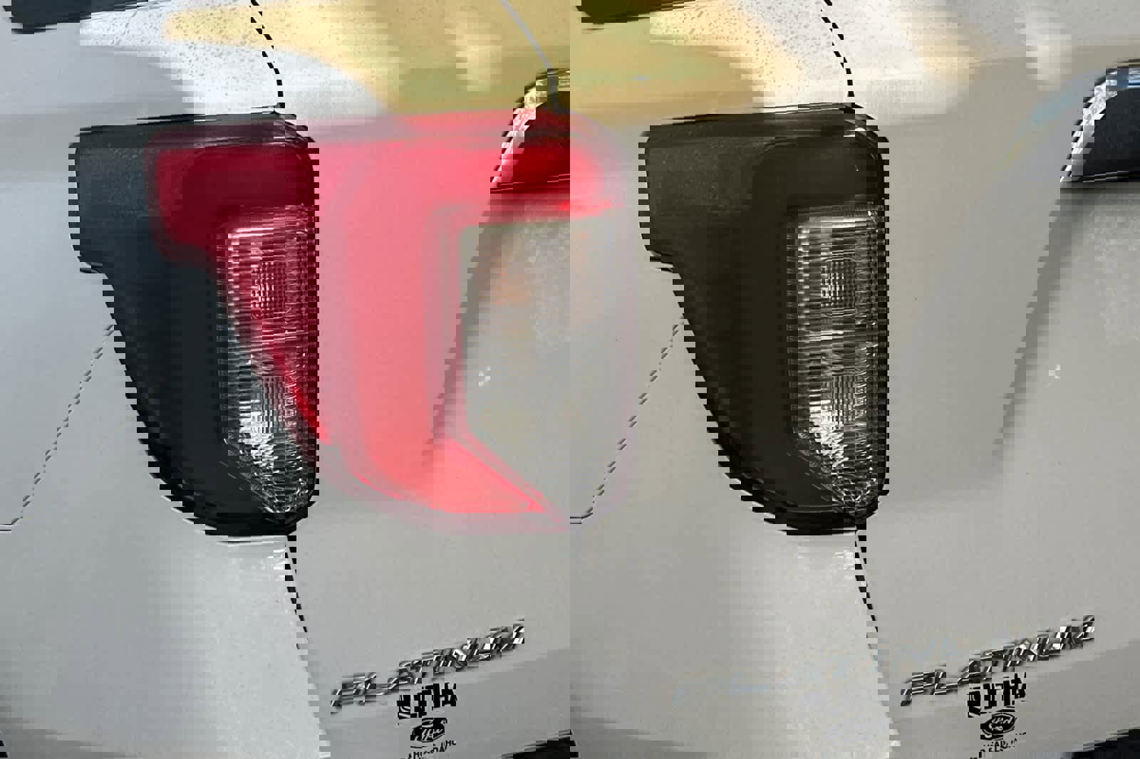 Used 2020 Ford Explorer Platinum w/ Premium Technology Package image 8