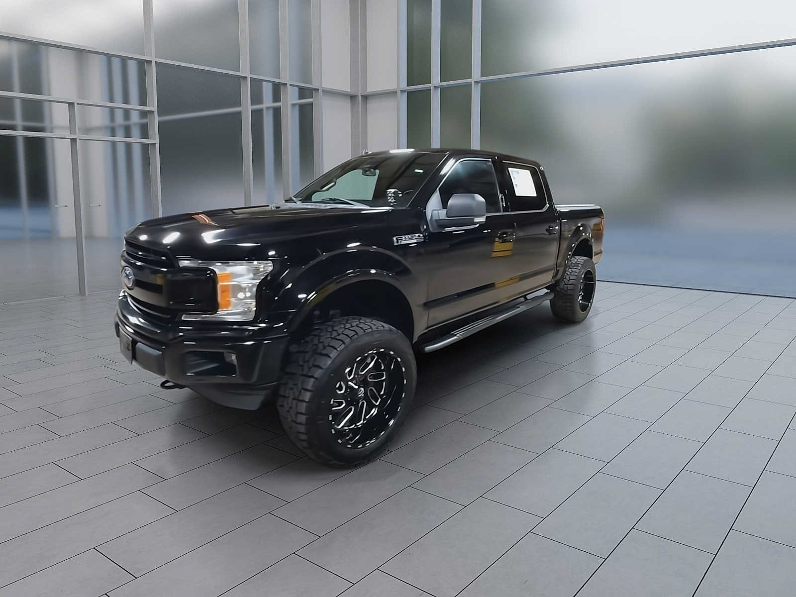 Used 2019 Ford F150 XLT w/ Equipment Group 302A Luxury AWD/4WD image 4