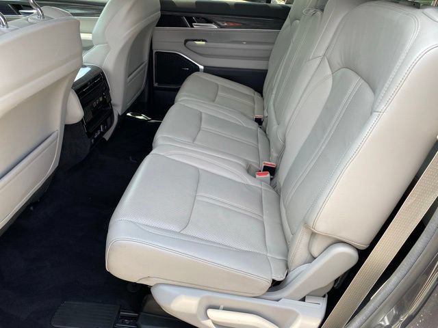 Used 2022 Jeep Wagoneer Series II AWD/4WD image 29