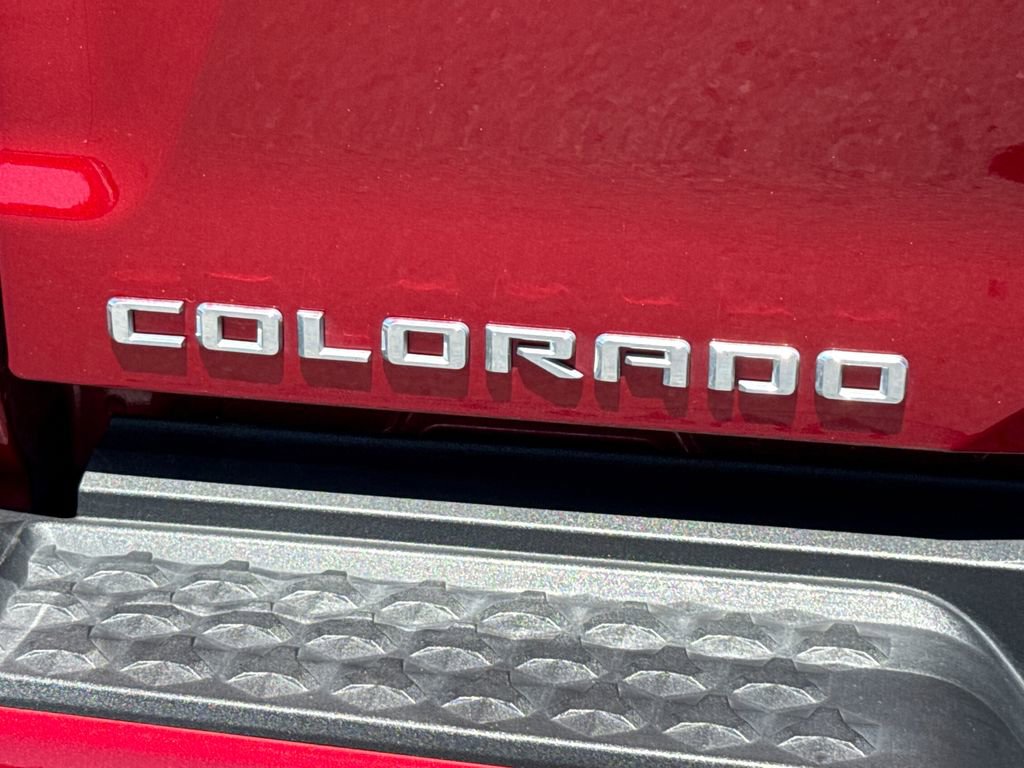 Used 2023 Chevrolet Colorado LT AWD/4WD image 9
