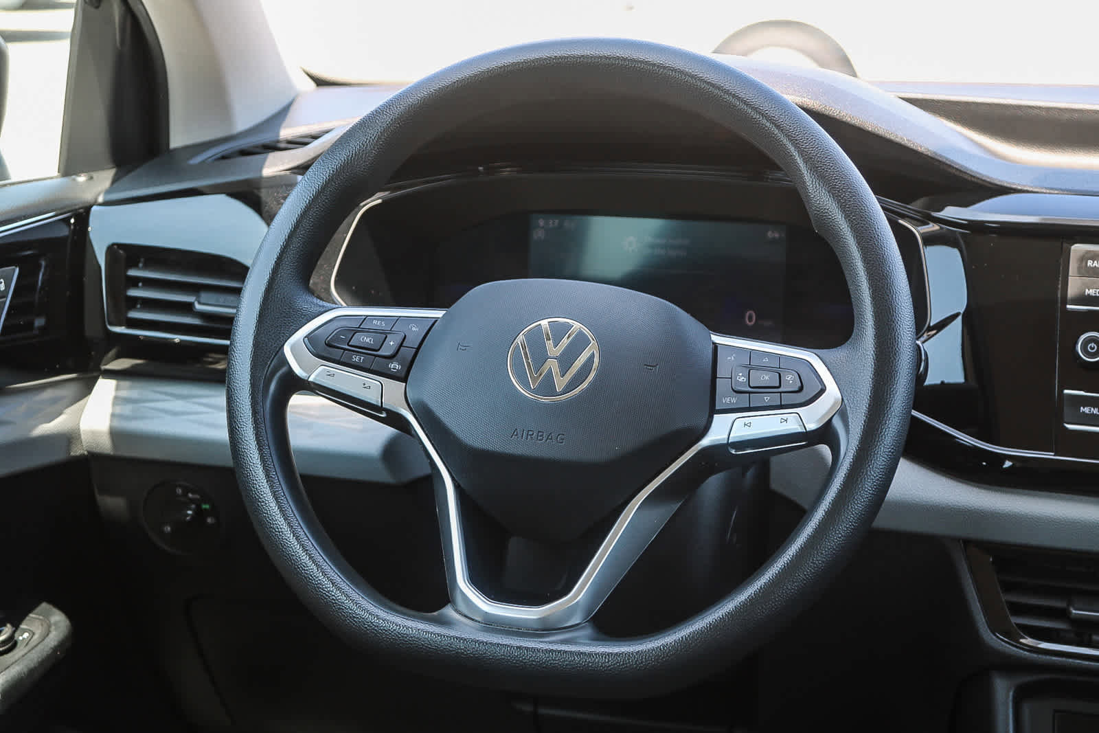 Used 2022 Volkswagen Taos S image 15