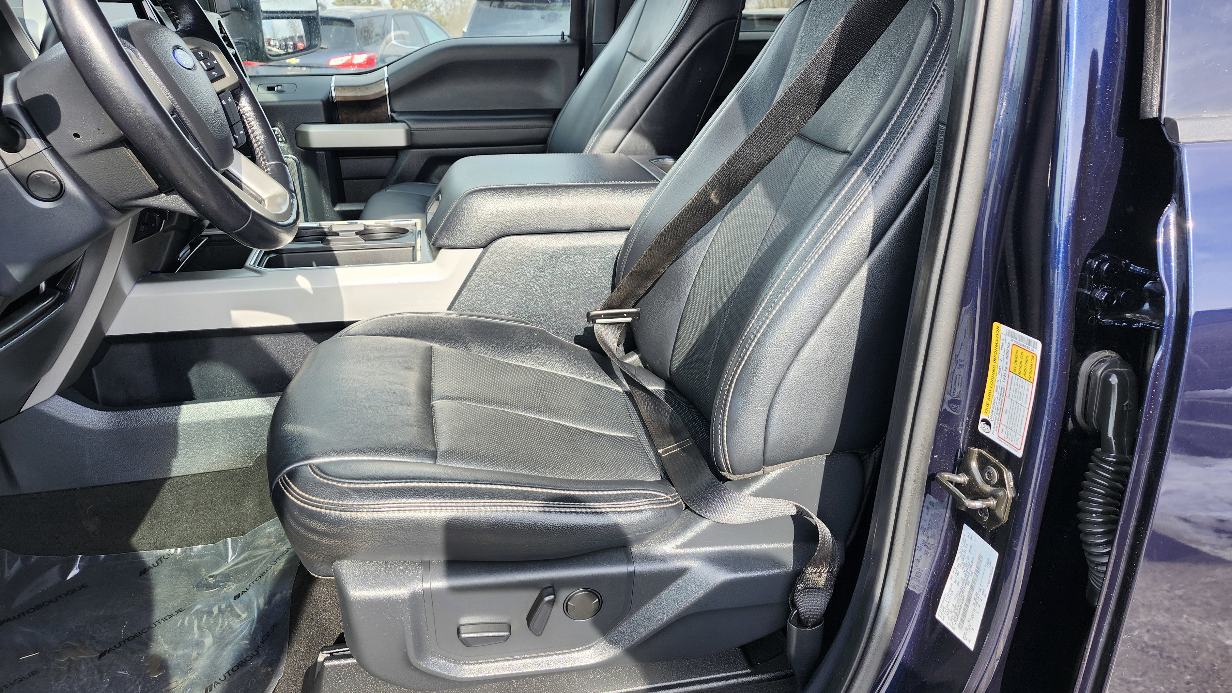 Used 2022 Ford F350 Lariat w/ Lariat Ultimate Package image 26