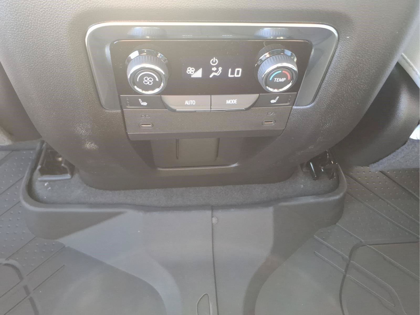 New 2026 Chevrolet Tahoe Premier w/ Sun And Tow Package AWD/4WD image 14