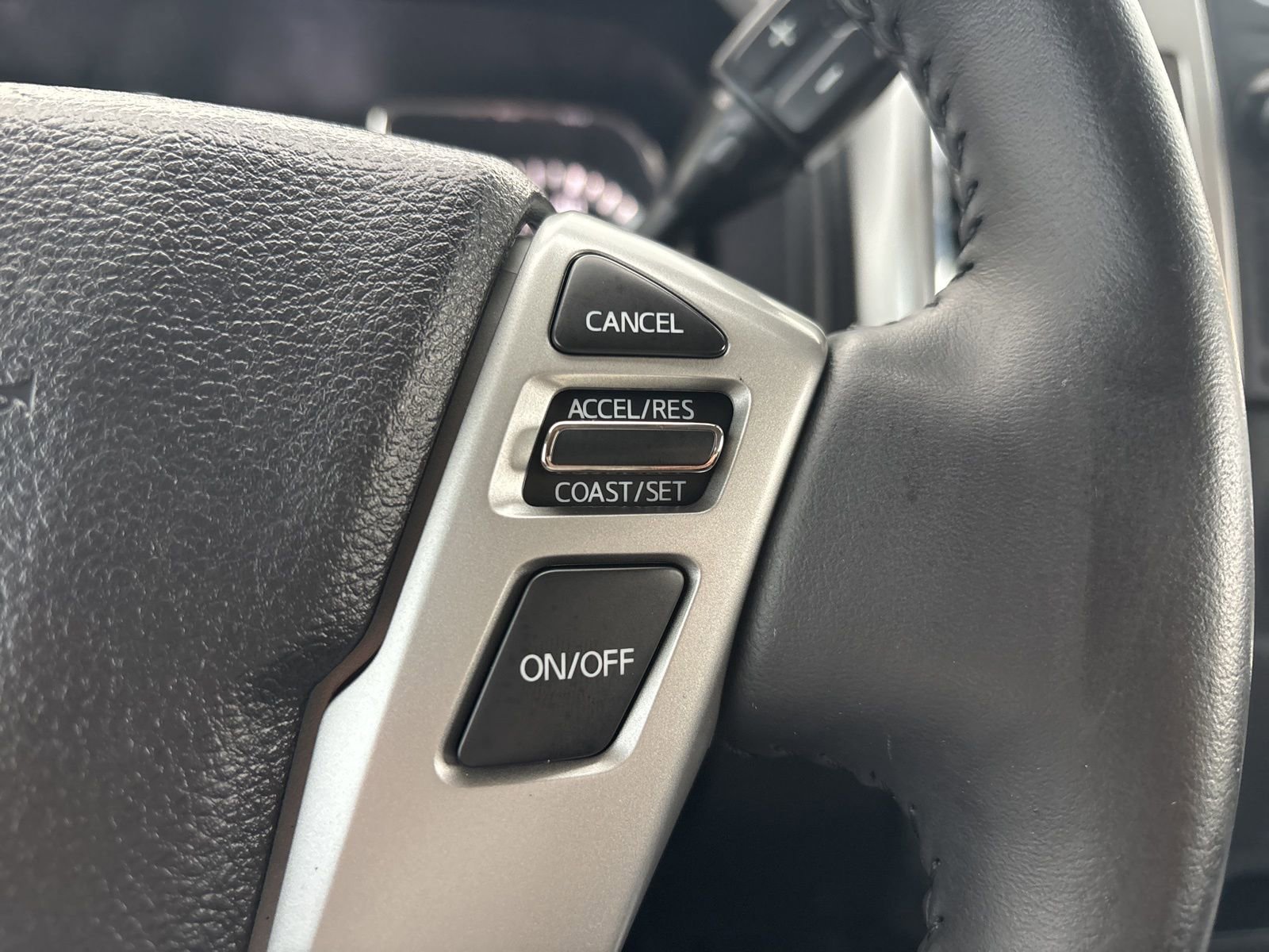 Used 2018 Nissan Titan SV w/ SV Convenience Package AWD/4WD image 28