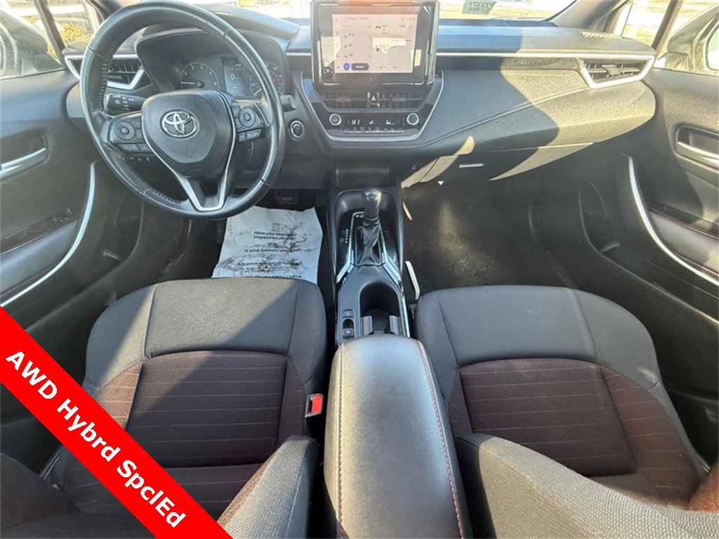 Used 2023 Toyota Corolla SE w/ SE Package image 12