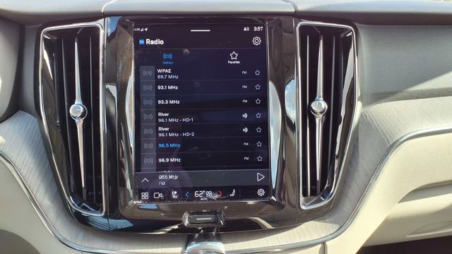 Certified 2023 Volvo XC60 B5 Plus w/ Climate Package image 27