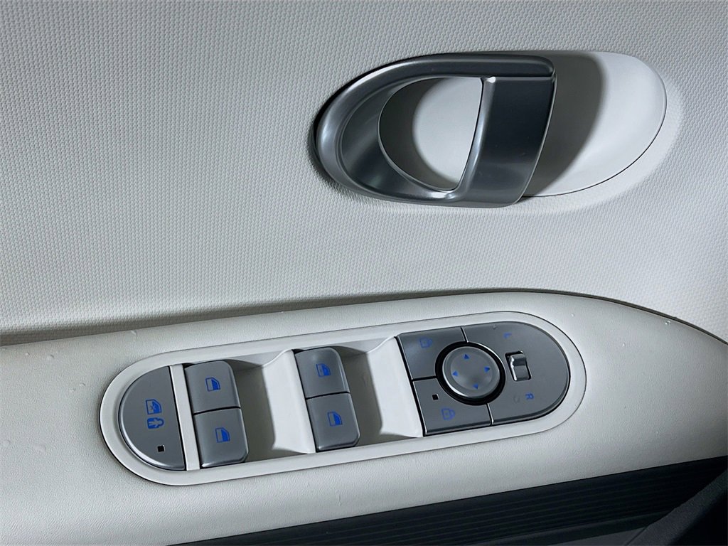 Used 2023 Hyundai Ioniq 5 SE image 17