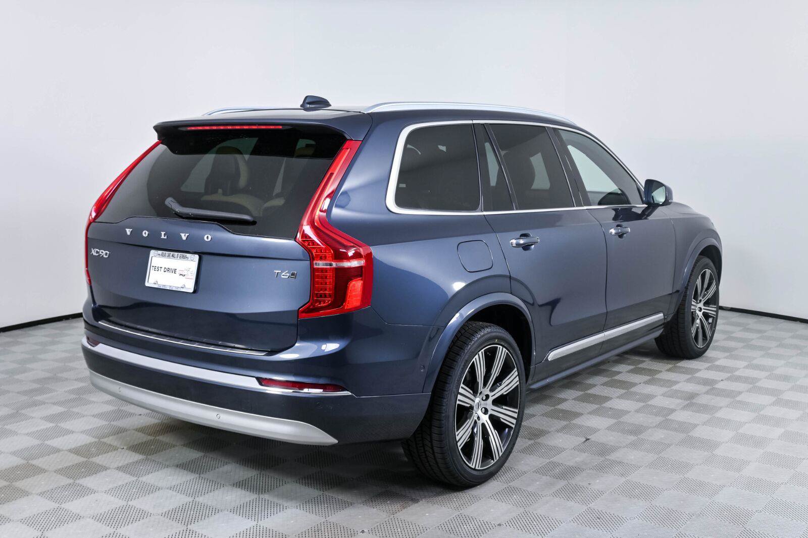 Certified 2022 Volvo XC90 T6 Inscription w/ Advanced Package AWD/4WD image 27