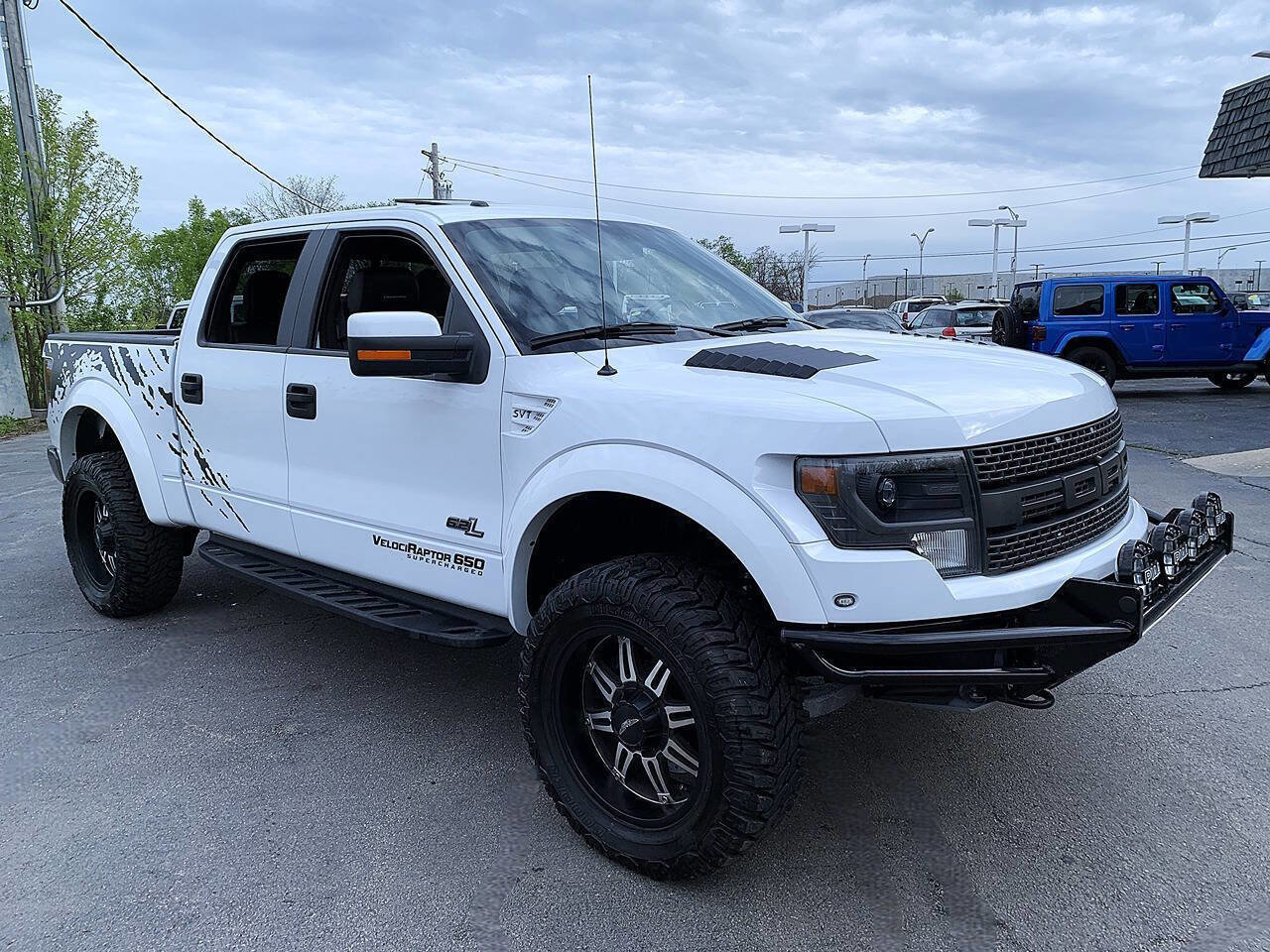 Used 2013 Ford F150 Raptor w/ Luxury Equipment Group AWD/4WD image 2