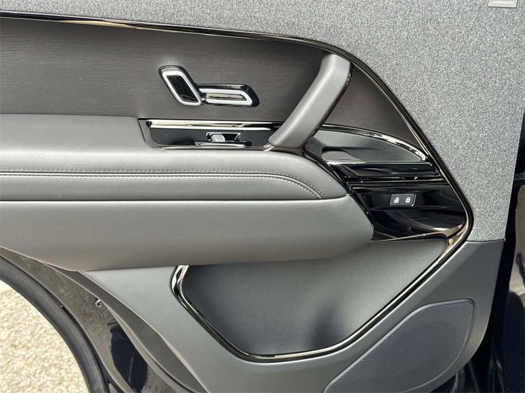 New 2026 Land Rover Range Rover Sport SE image 13