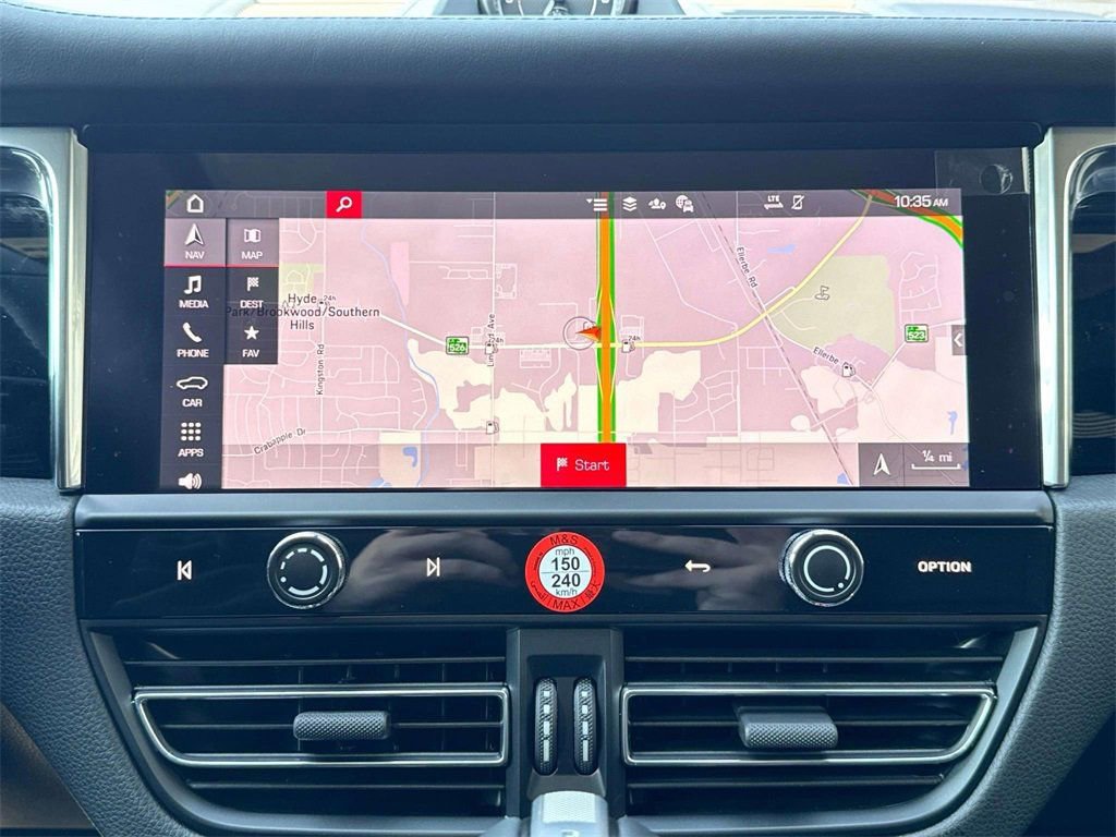 Used 2025 Porsche Macan AWD/4WD image 21