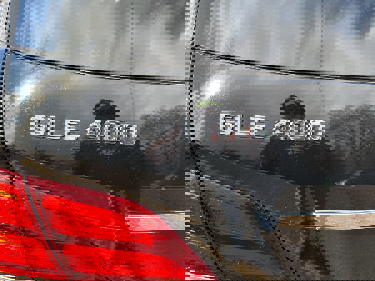 Used 2019 Mercedes-Benz GLE 400 4MATIC w/ Premium 2 Package image 25