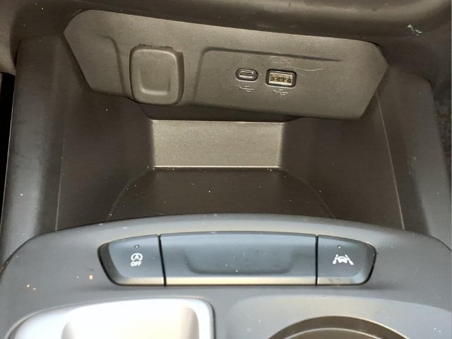 Used 2024 Chevrolet Trax RS FWD image 21