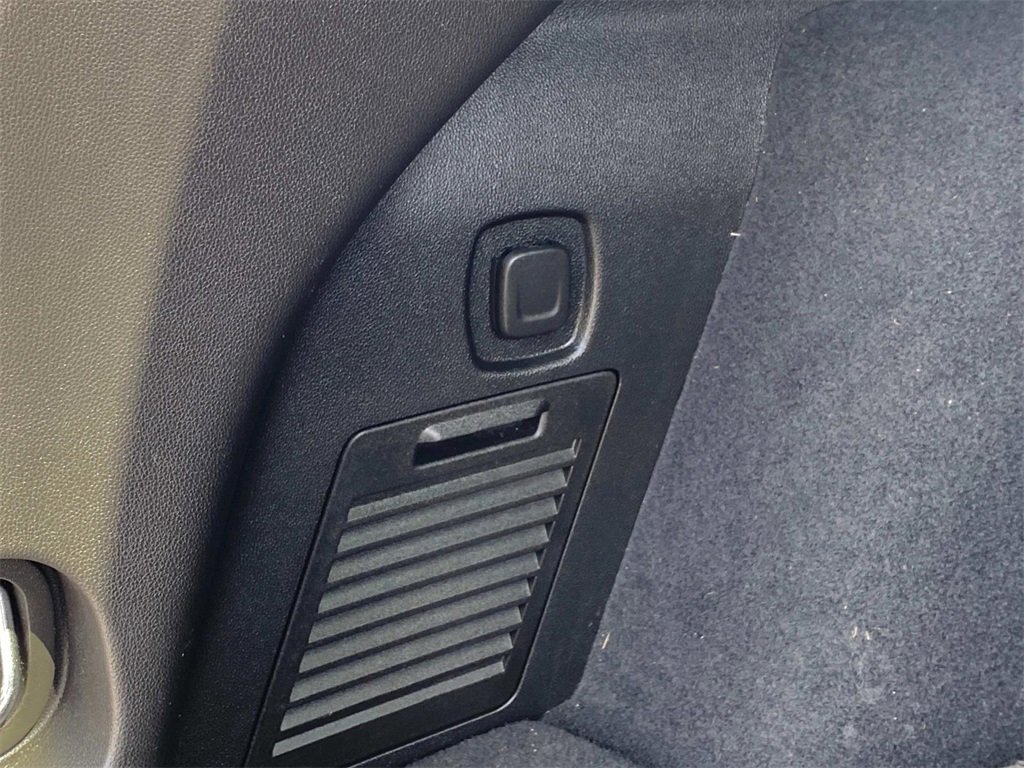 Used 2021 Cadillac XT5 Premium Luxury image 13