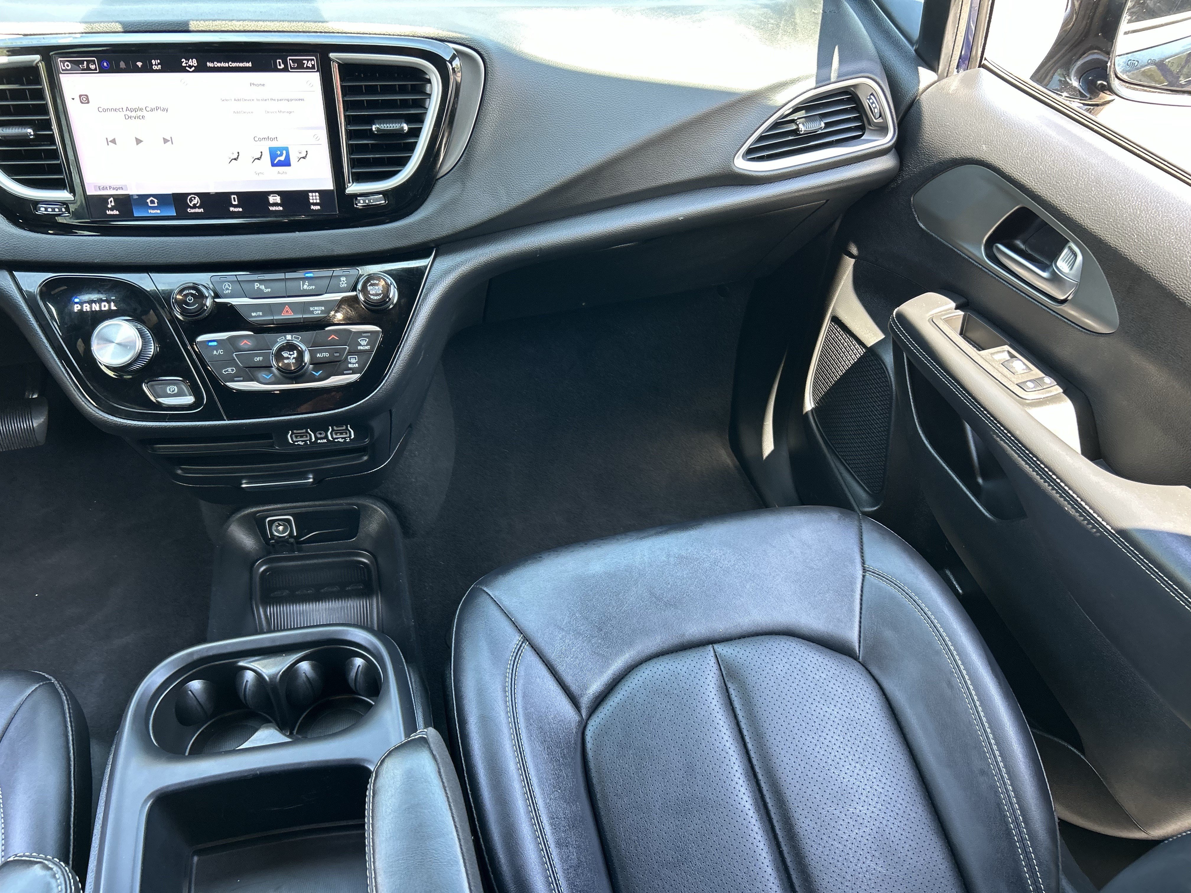 Used 2025 Chrysler Pacifica Select FWD image 15