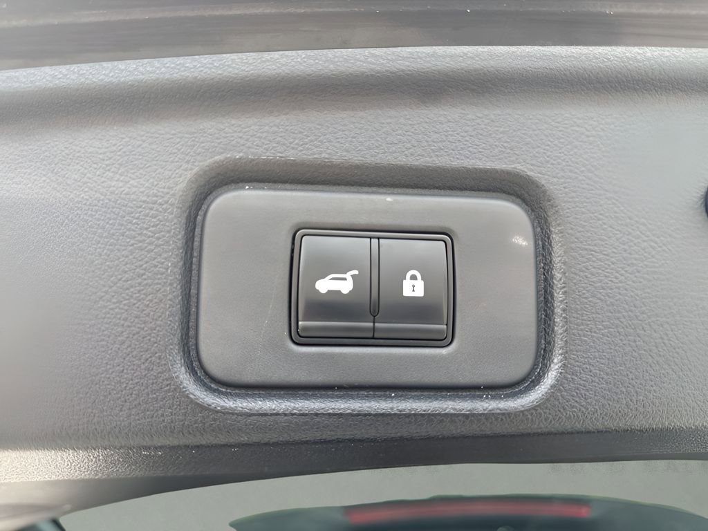 Used 2023 Nissan Pathfinder Platinum w/ Black Appearance Package AWD/4WD image 32