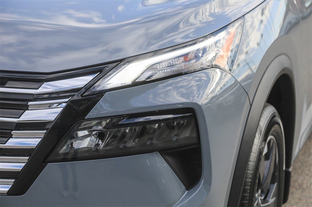 New 2026 Nissan Rogue SV image 4