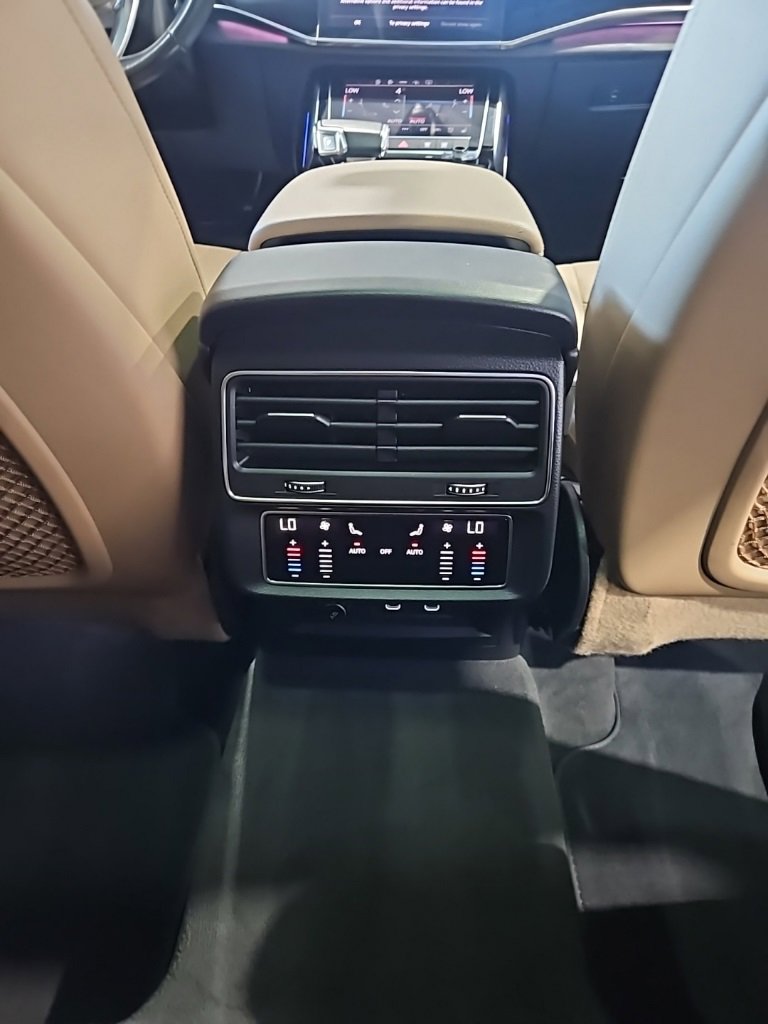 Used 2022 Audi Q8 Premium Plus w/ Premium Plus Package image 19