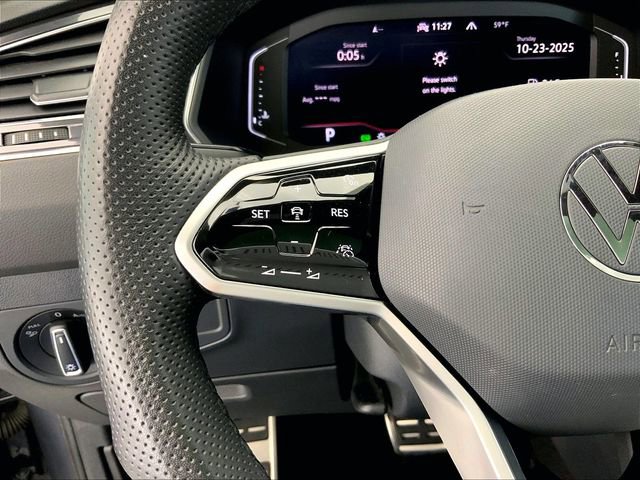 Certified 2022 Volkswagen Tiguan SEL R-Line image 18