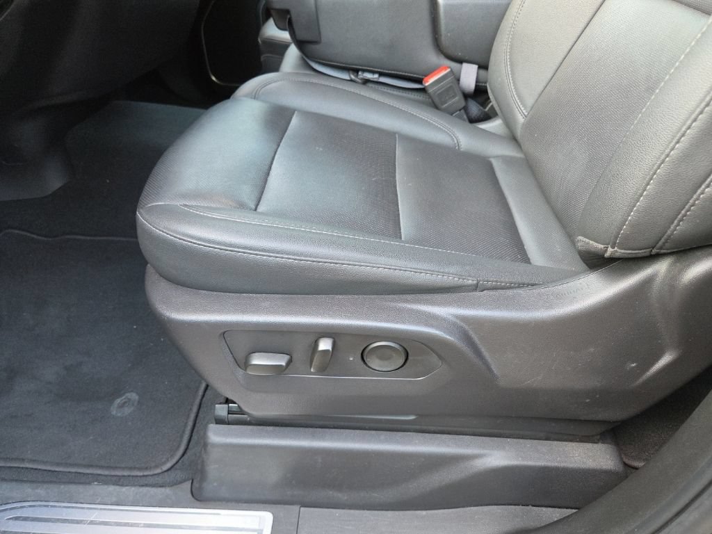 Used 2025 GMC Sierra 1500 SLT RWD image 18