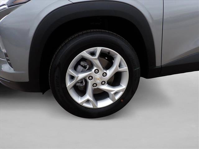 New 2026 Chevrolet Trax LS w/ LS Convenience Package FWD image 7